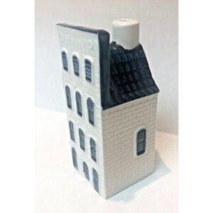 Ceramic house #27 Blue Delft for KLM by BOLS Royal Distilleries Holland empty